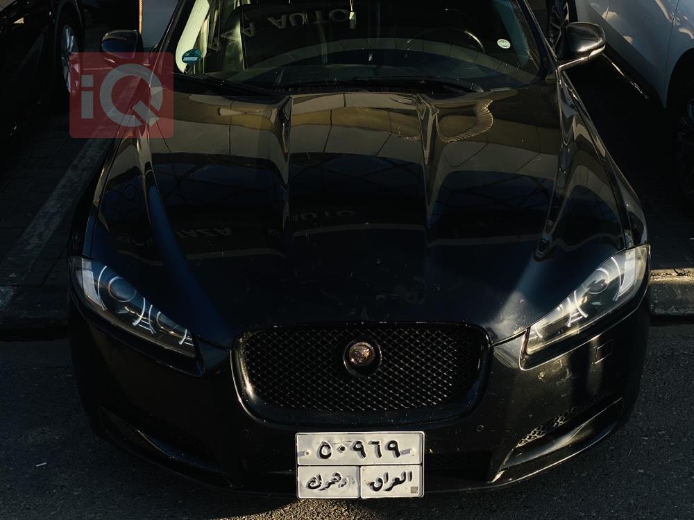 جاكوار XF